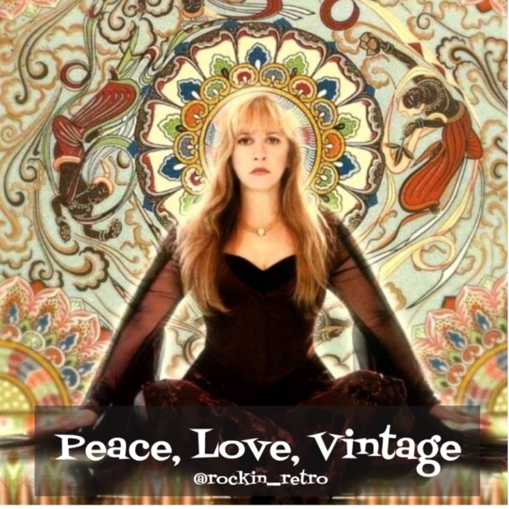 💜💙 Come rock with us @rockin_retro! 💚💛